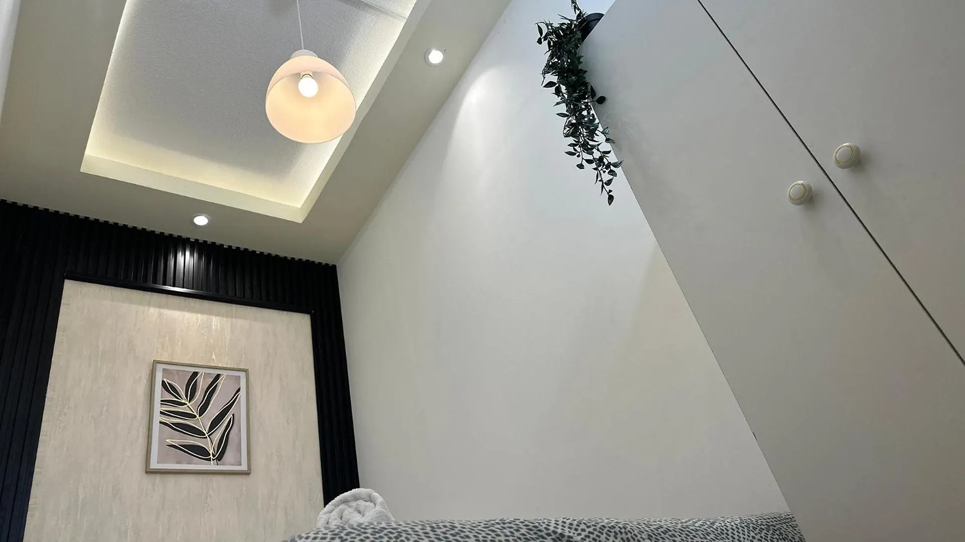 Nomad Partition Room In Barsha Heights 3 Mins To Icm Metro ドバイ 0*,