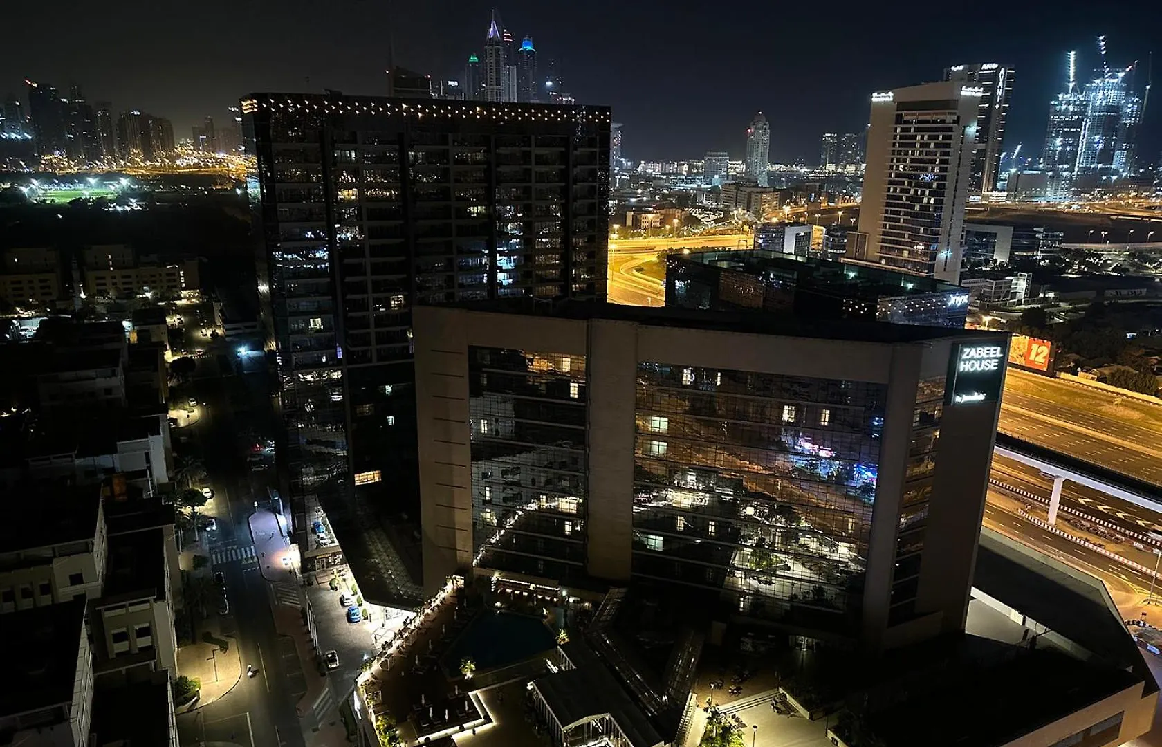 ホームステイ Nomad Partition Room In Barsha Heights 3 Mins To Icm Metro ドバイ